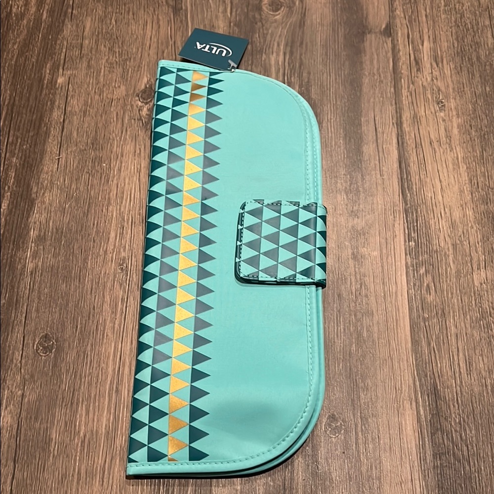 NWT Ulta Beauty teal and gold heat resistant travel case